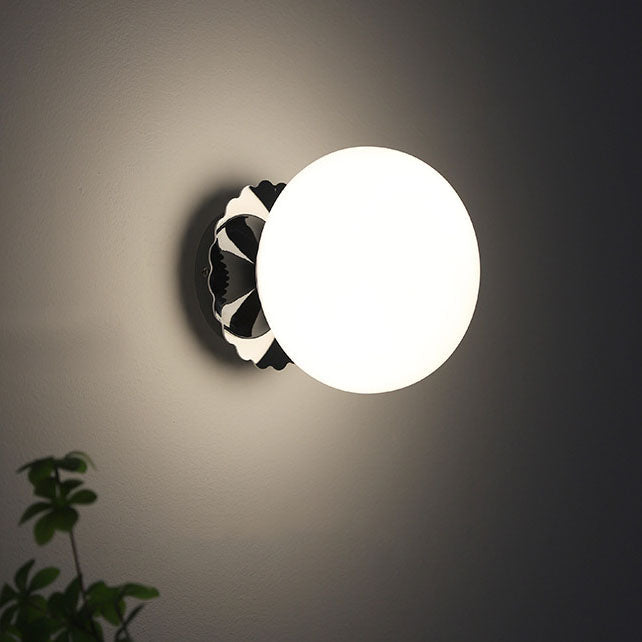 Modern Vintage Minimalist Iron Glass Round Head 1-Light