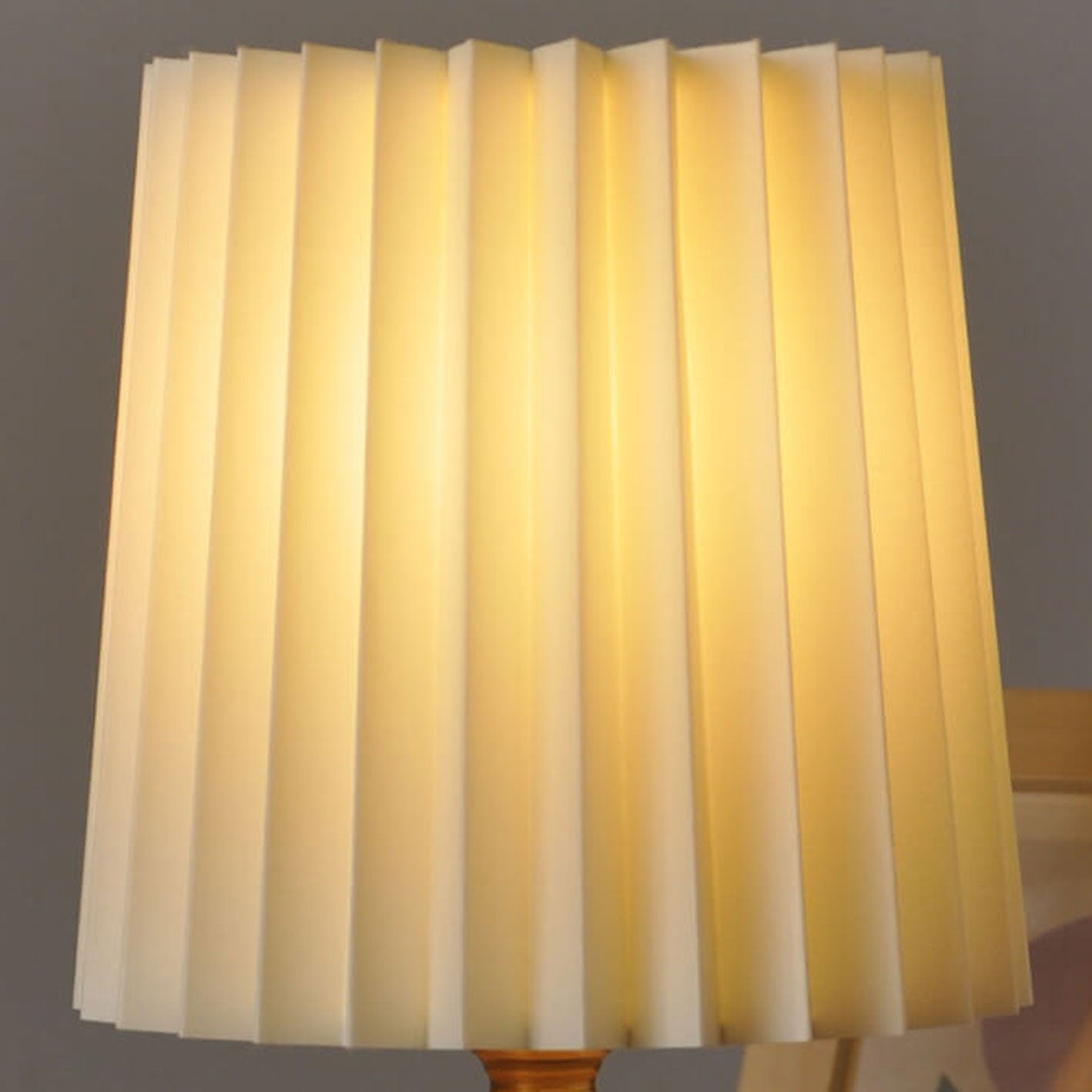 Vintage Korean Pleated Column Solid Wood Base 1-Light Table