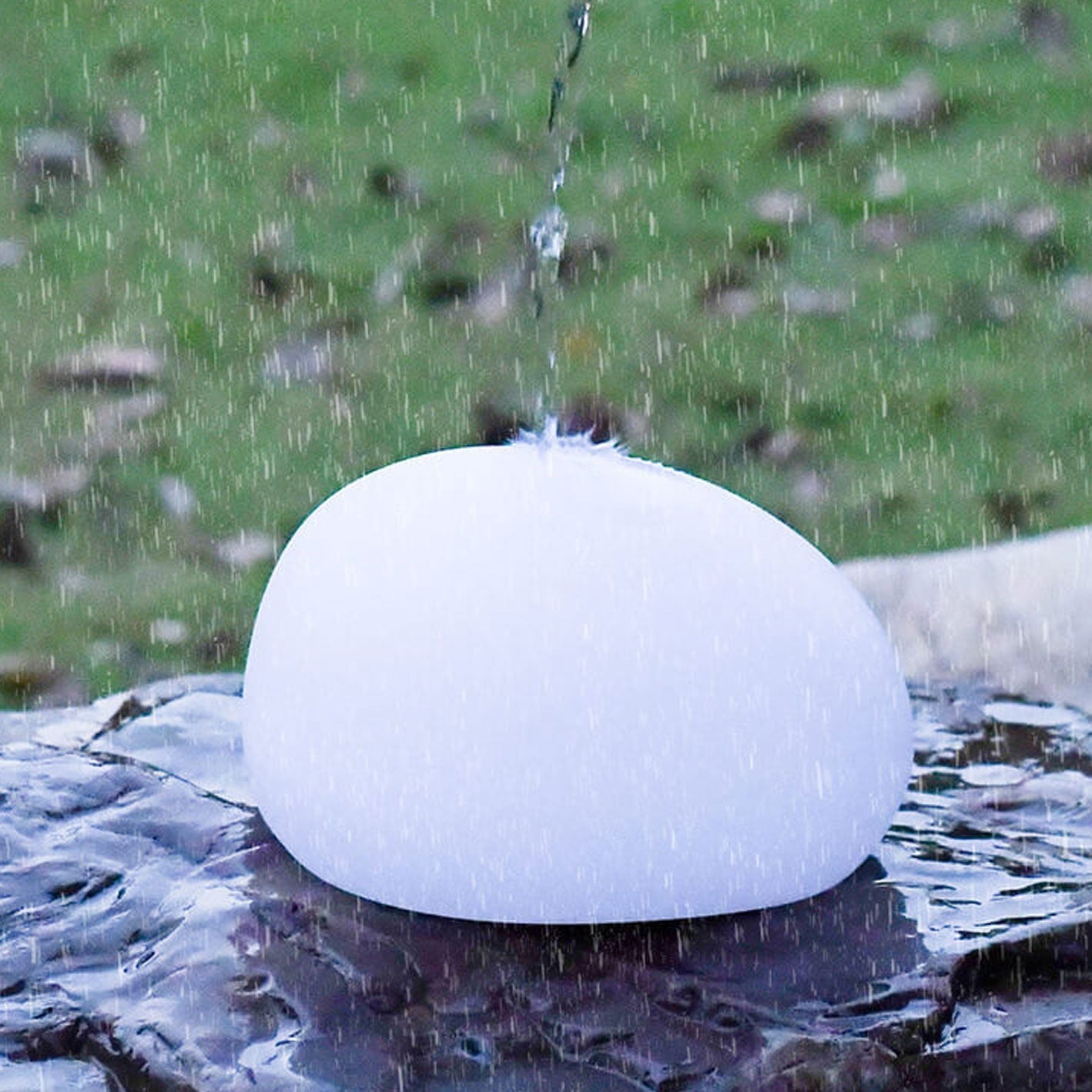 Solar Waterproof PE Spherical LED Outdoor Decorative Lawn